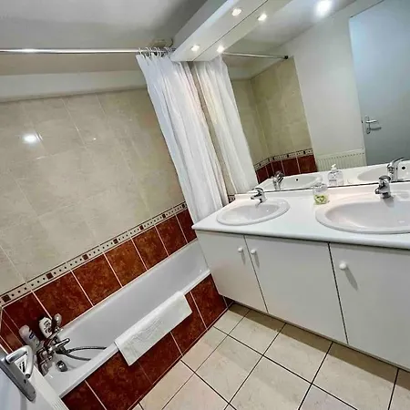 Appart' Lumineux/terrasse/piscine/proche Centre *